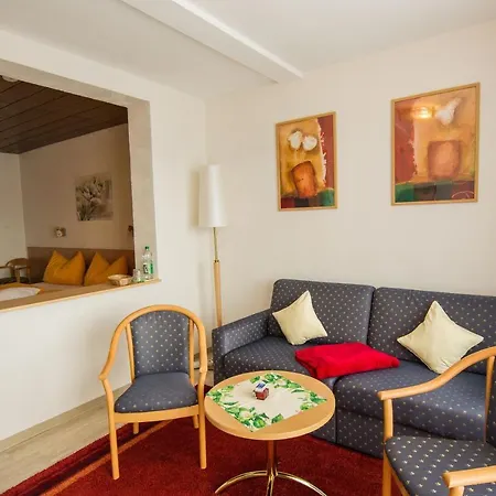 מלון Hotelpension Schroeder 3*