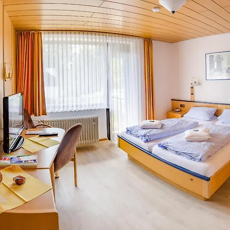מלון Hotelpension Schroeder 3*