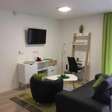מלון Hotelpension Schroeder 3*