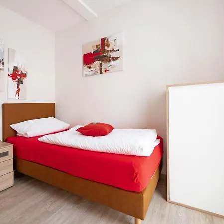 Hotelpension Schroeder מלון 3*